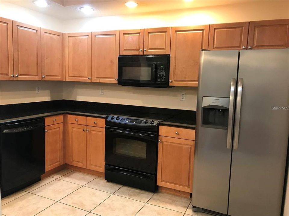 For Rent: $2,000 (1 beds, 2 baths, 1180 Square Feet)