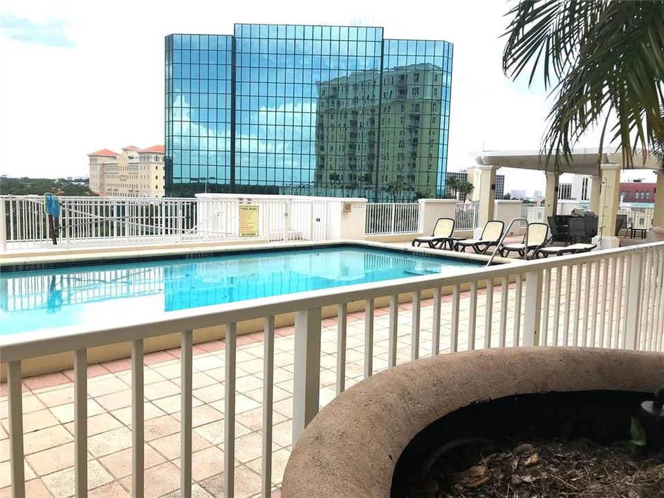 For Rent: $2,000 (1 beds, 2 baths, 1180 Square Feet)