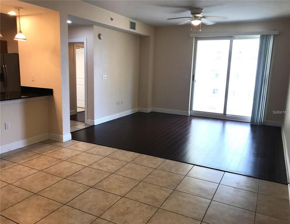 For Rent: $2,000 (1 beds, 2 baths, 1180 Square Feet)