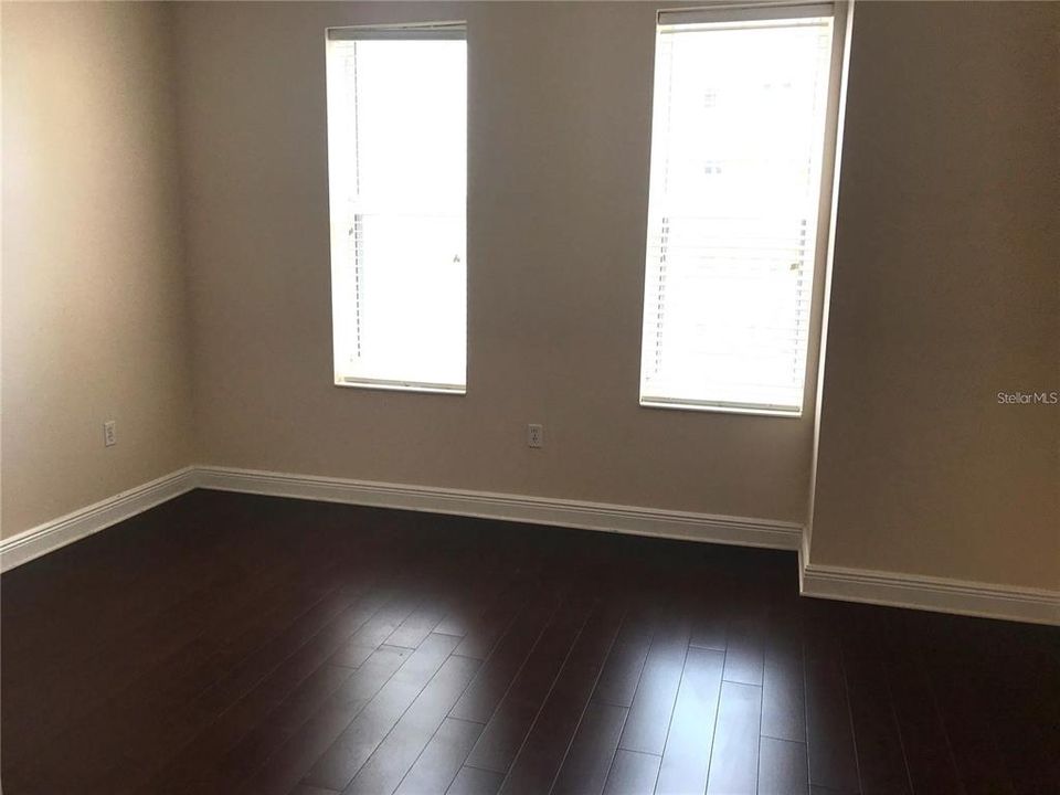 For Rent: $2,000 (1 beds, 2 baths, 1180 Square Feet)