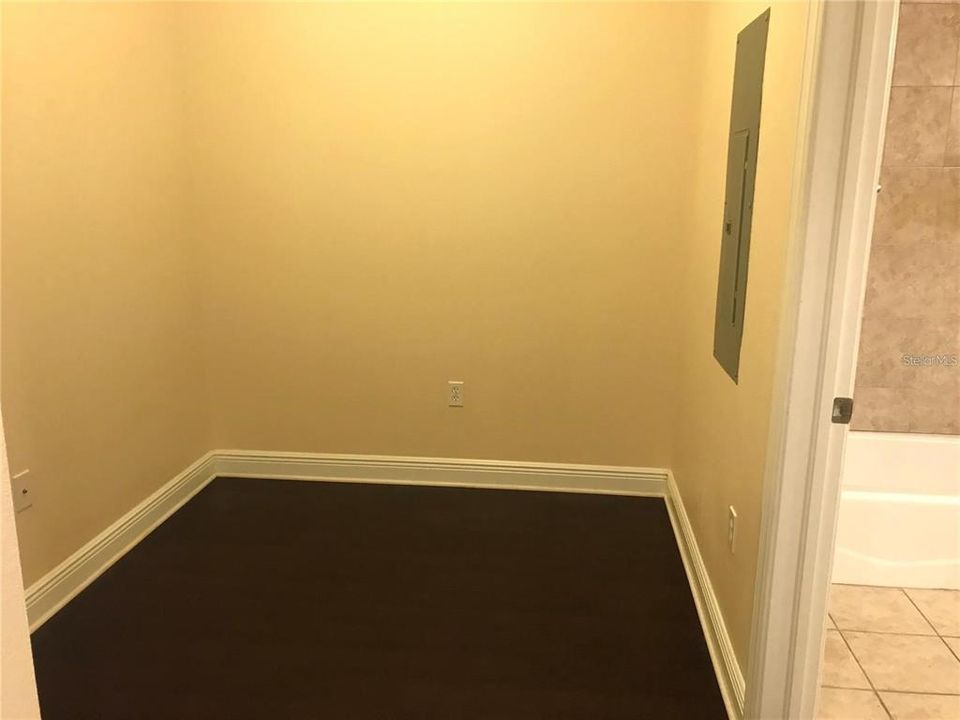 For Rent: $2,000 (1 beds, 2 baths, 1180 Square Feet)