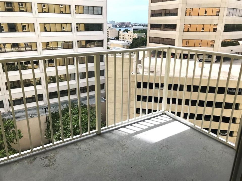For Rent: $2,000 (1 beds, 2 baths, 1180 Square Feet)