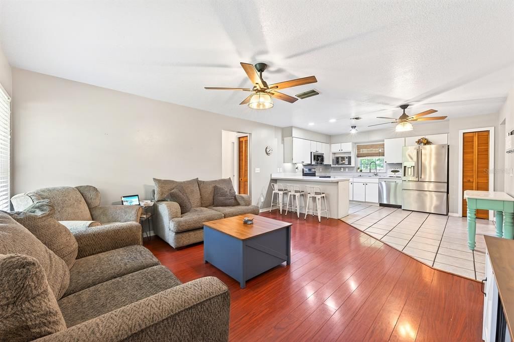 Active With Contract: $430,000 (3 beds, 2 baths, 1245 Square Feet)