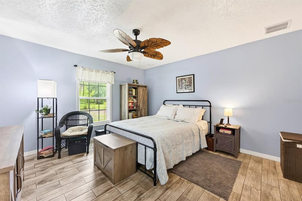 Active With Contract: $430,000 (3 beds, 2 baths, 1245 Square Feet)