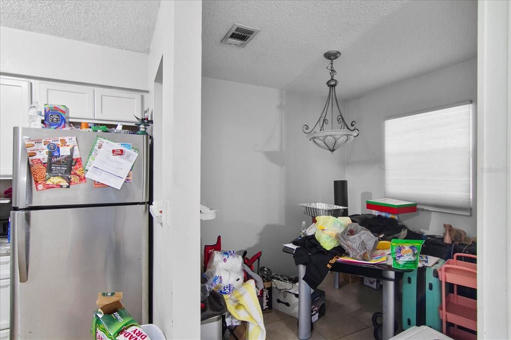 For Sale: $429,900 (6 beds, 2 baths, 2132 Square Feet)