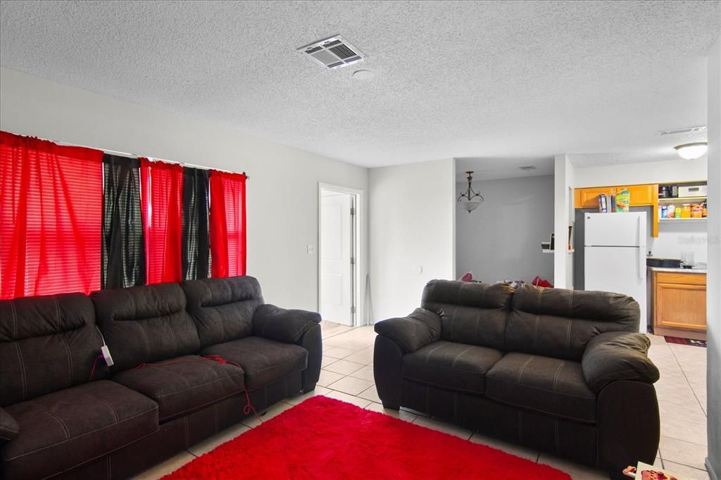For Sale: $429,900 (6 beds, 2 baths, 2132 Square Feet)