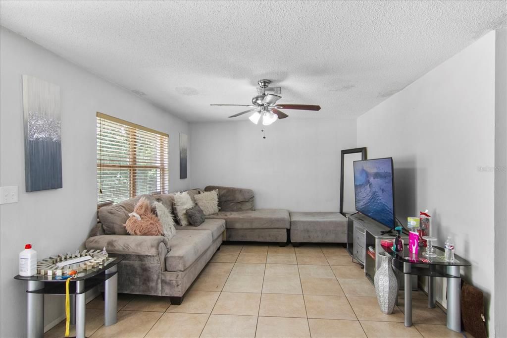 For Sale: $429,900 (6 beds, 2 baths, 2132 Square Feet)