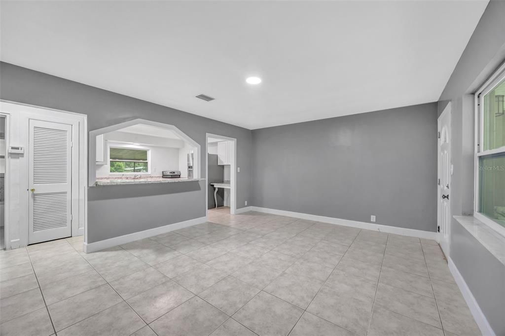 En Venta: $459,000 (3 camas, 2 baños, 1560 Pies cuadrados)