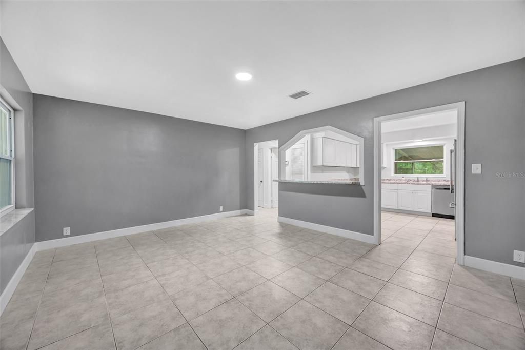 En Venta: $459,000 (3 camas, 2 baños, 1560 Pies cuadrados)