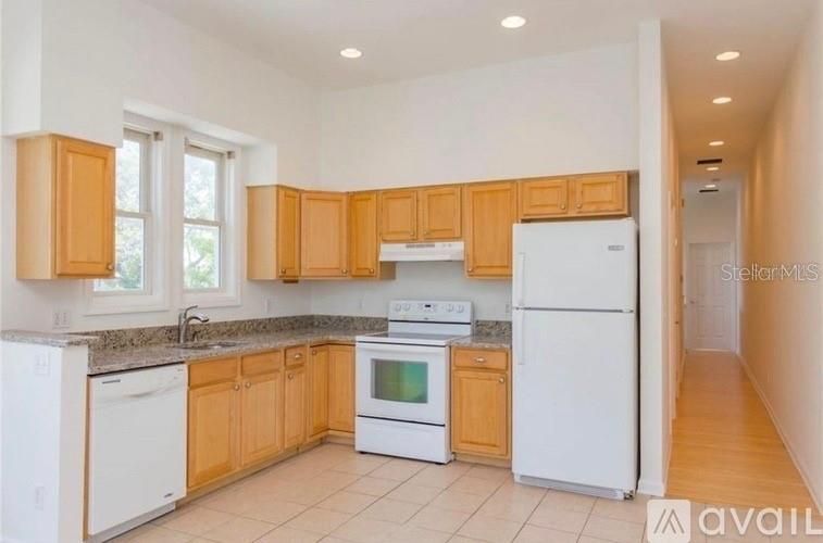 For Rent: $2,000 (2 beds, 2 baths, 1140 Square Feet)