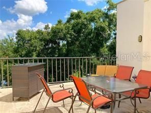 На продажу: $159,900 (2 спален, 2 ванн, 1100 Квадратных фут)