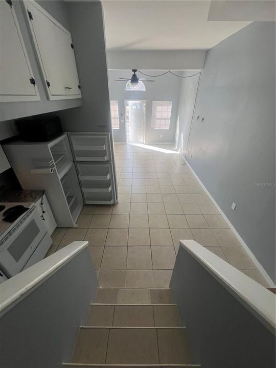 В аренду: $1,325 (2 спален, 1 ванн, 800 Квадратных фут)