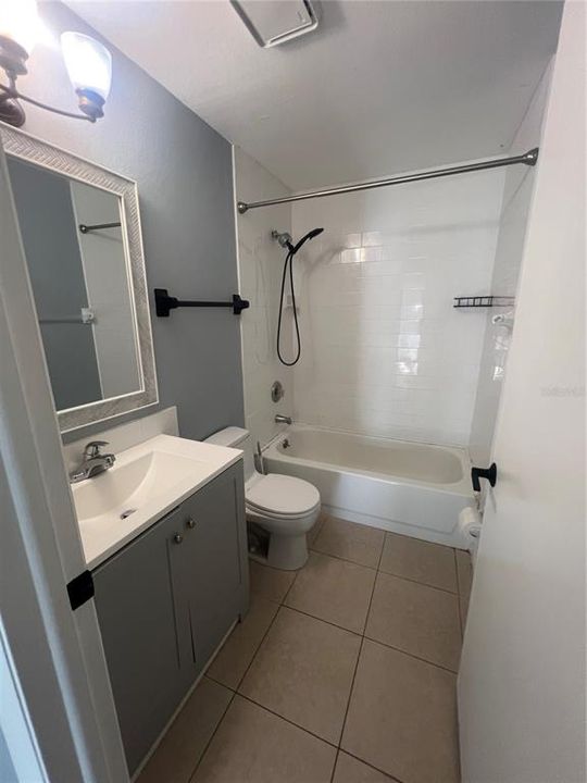 В аренду: $1,325 (2 спален, 1 ванн, 800 Квадратных фут)