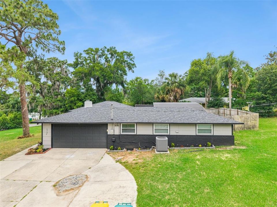 For Sale: $629,000 (3 beds, 2 baths, 1914 Square Feet)