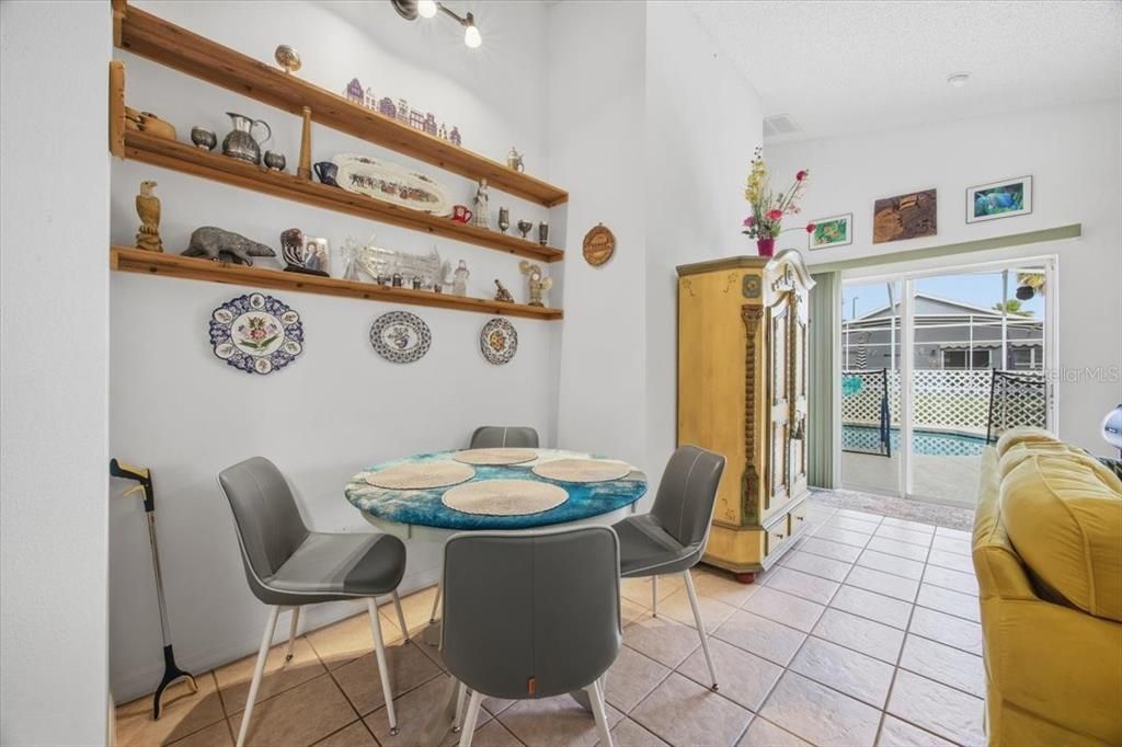 For Sale: $405,000 (4 beds, 3 baths, 1929 Square Feet)