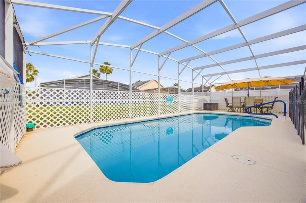 For Sale: $405,000 (4 beds, 3 baths, 1929 Square Feet)