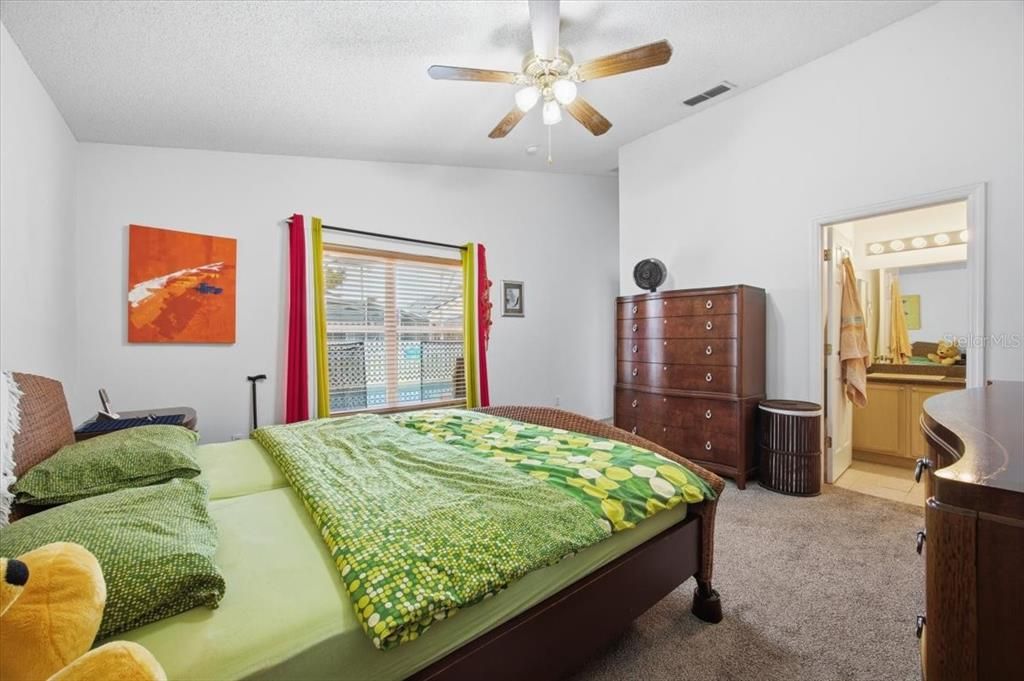 For Sale: $405,000 (4 beds, 3 baths, 1929 Square Feet)