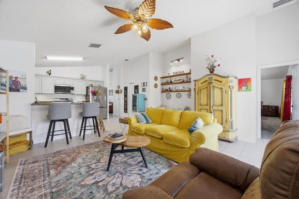 For Sale: $405,000 (4 beds, 3 baths, 1929 Square Feet)