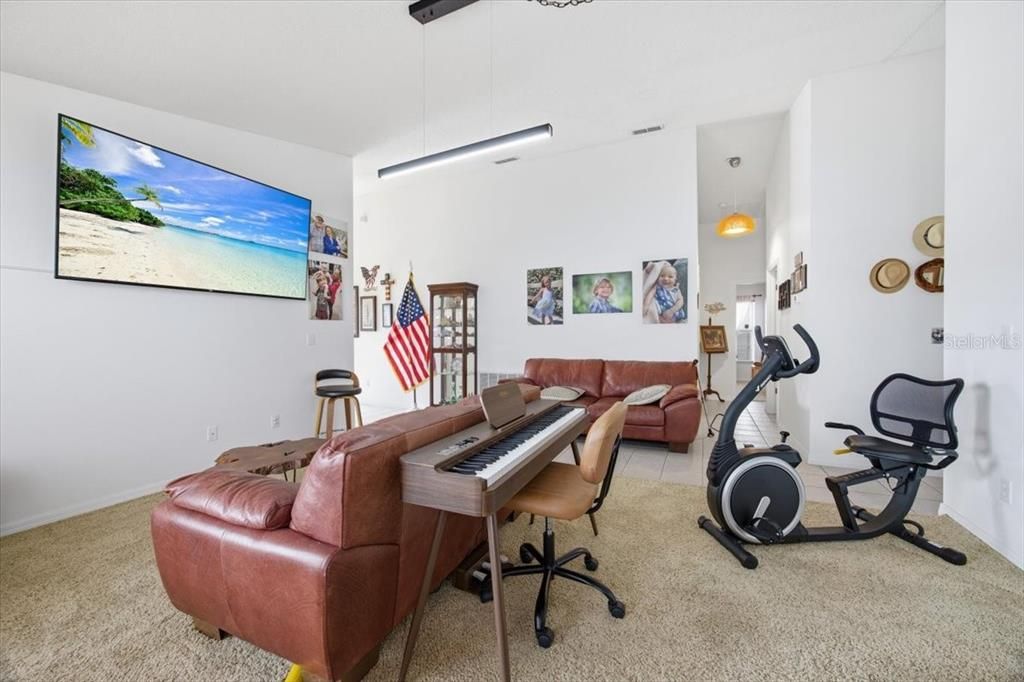 For Sale: $405,000 (4 beds, 3 baths, 1929 Square Feet)