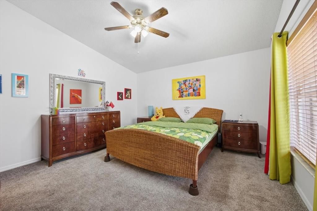 For Sale: $405,000 (4 beds, 3 baths, 1929 Square Feet)