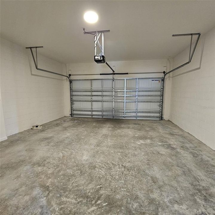 For Rent: $2,800 (4 beds, 2 baths, 1559 Square Feet)