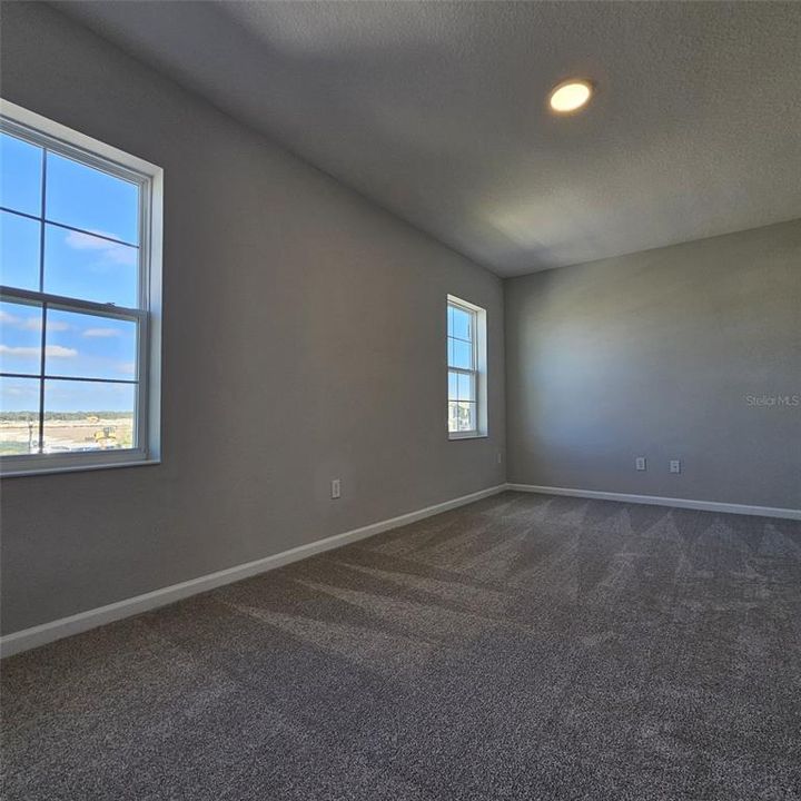 For Rent: $2,800 (4 beds, 2 baths, 1559 Square Feet)