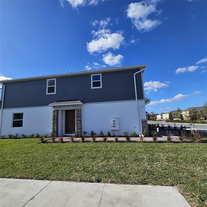 For Rent: $2,800 (4 beds, 2 baths, 1559 Square Feet)