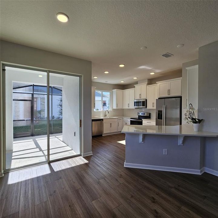 For Rent: $2,800 (4 beds, 2 baths, 1559 Square Feet)