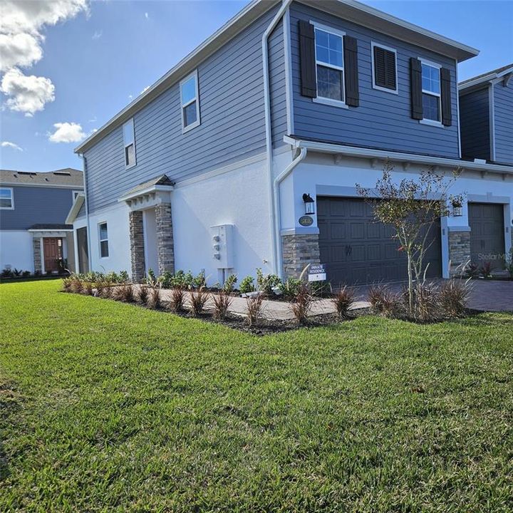 For Rent: $2,800 (4 beds, 2 baths, 1559 Square Feet)