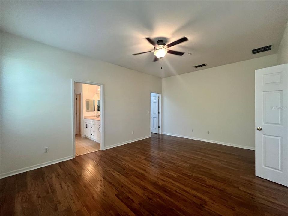 For Rent: $2,749 (3 beds, 2 baths, 1957 Square Feet)