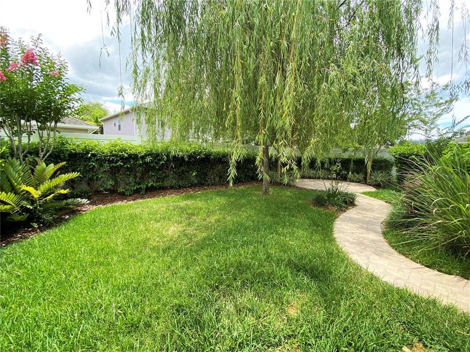 For Rent: $2,749 (3 beds, 2 baths, 1957 Square Feet)