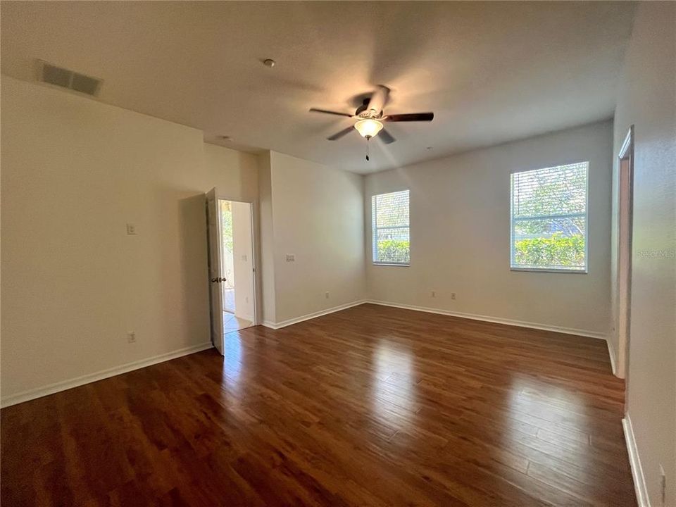For Rent: $2,749 (3 beds, 2 baths, 1957 Square Feet)