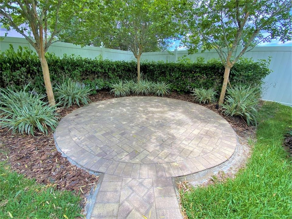 For Rent: $2,749 (3 beds, 2 baths, 1957 Square Feet)