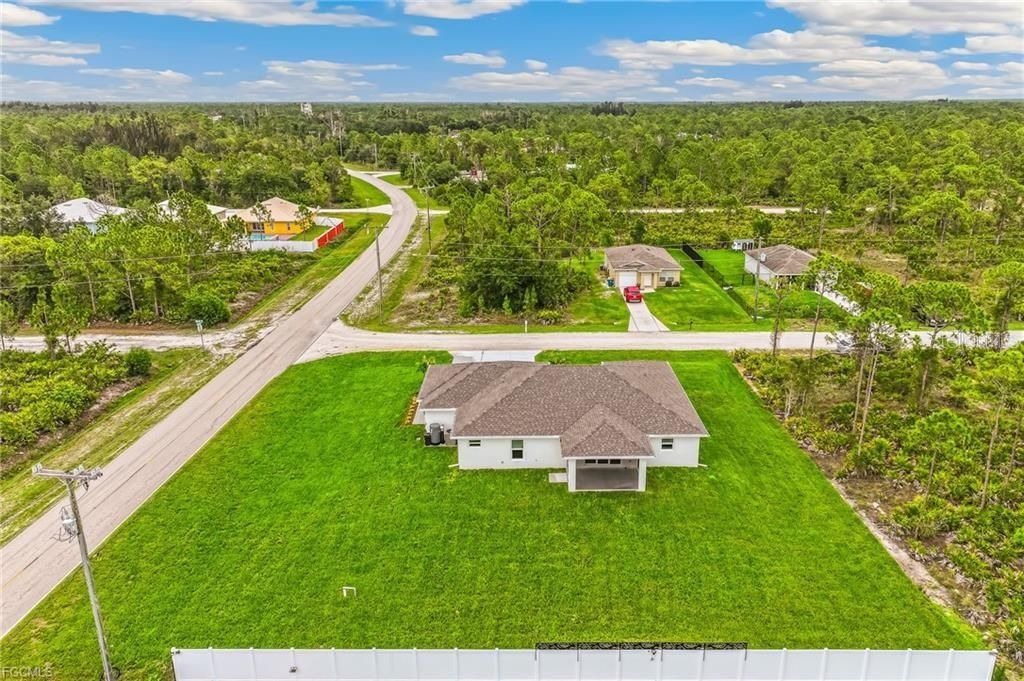 Active With Contract: $419,000 (3 beds, 3 baths, 1865 Square Feet)
