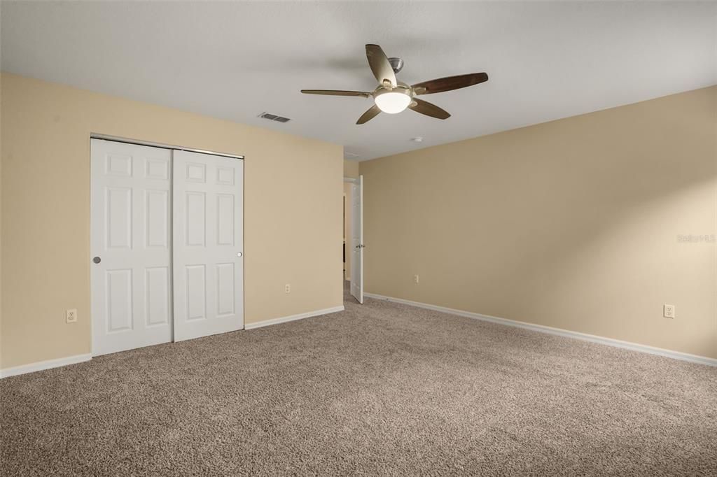 For Sale: $700,000 (5 beds, 3 baths, 3650 Square Feet)