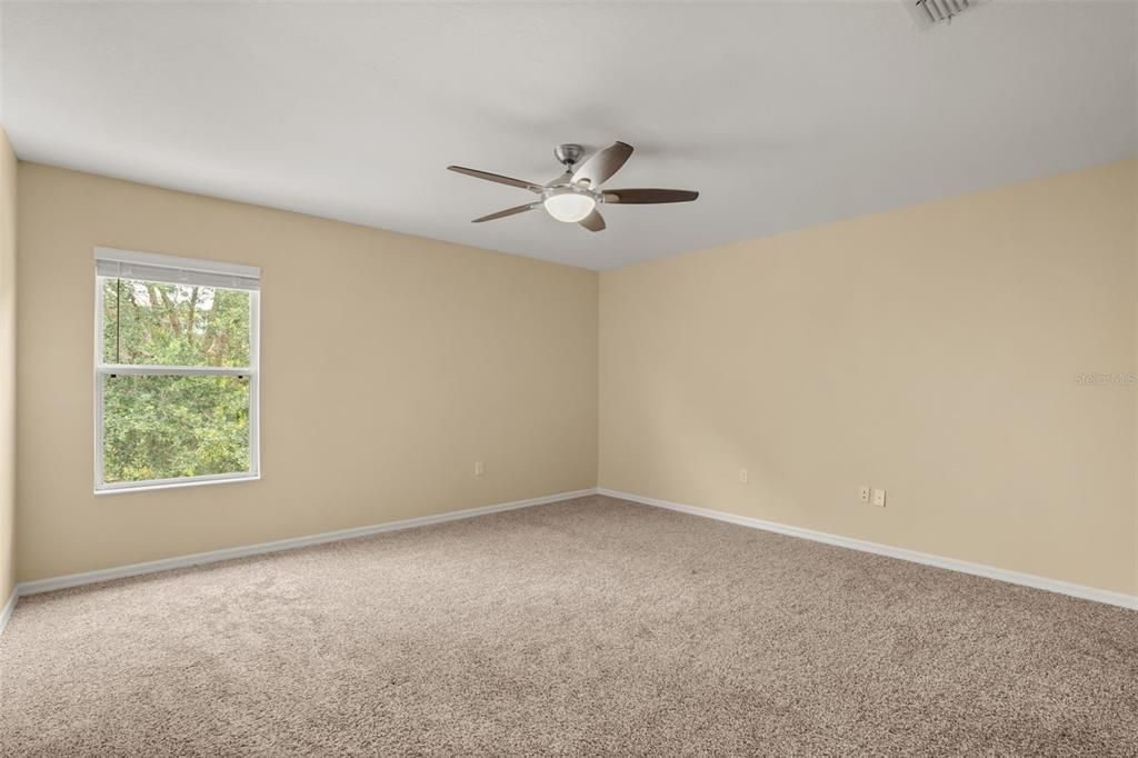 For Sale: $700,000 (5 beds, 3 baths, 3650 Square Feet)