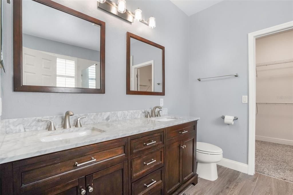For Sale: $700,000 (5 beds, 3 baths, 3650 Square Feet)