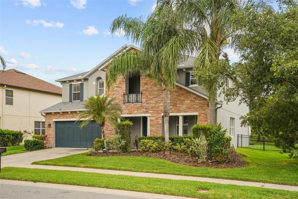 For Sale: $700,000 (5 beds, 3 baths, 3650 Square Feet)