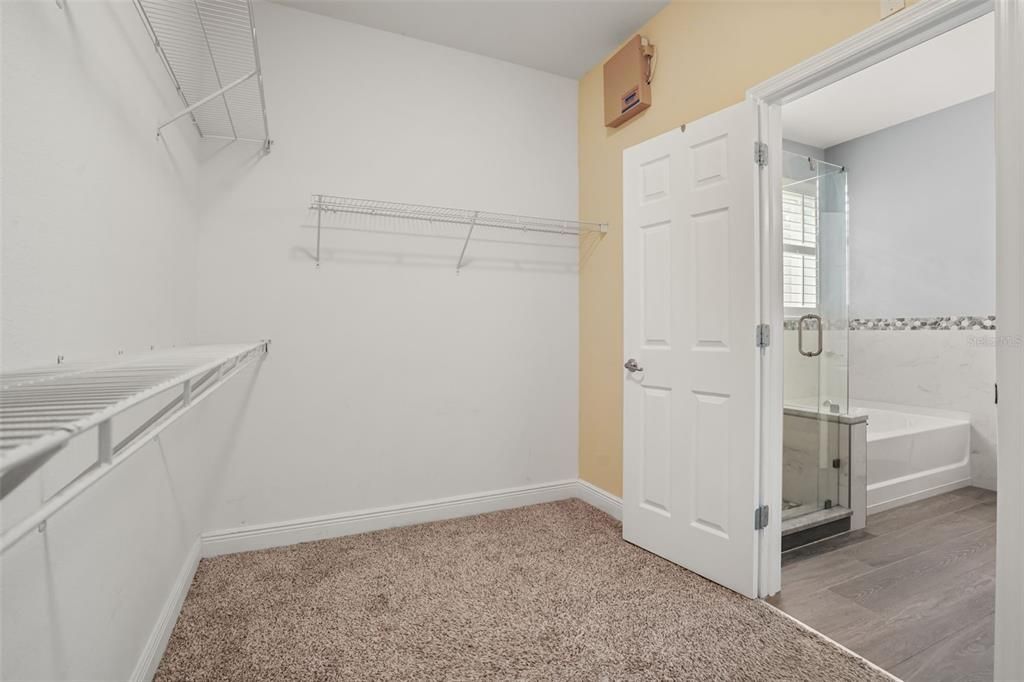 For Sale: $700,000 (5 beds, 3 baths, 3650 Square Feet)
