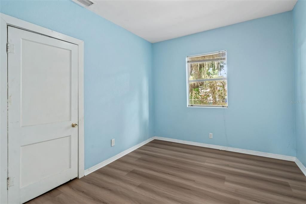 For Sale: $280,000 (4 beds, 2 baths, 1862 Square Feet)
