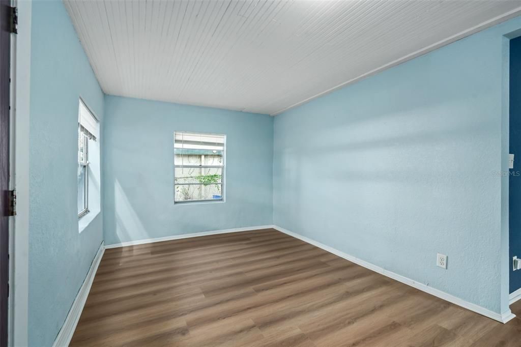 For Sale: $280,000 (4 beds, 2 baths, 1862 Square Feet)