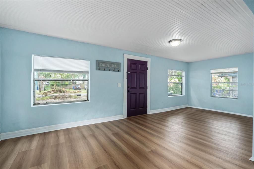 For Sale: $280,000 (4 beds, 2 baths, 1862 Square Feet)