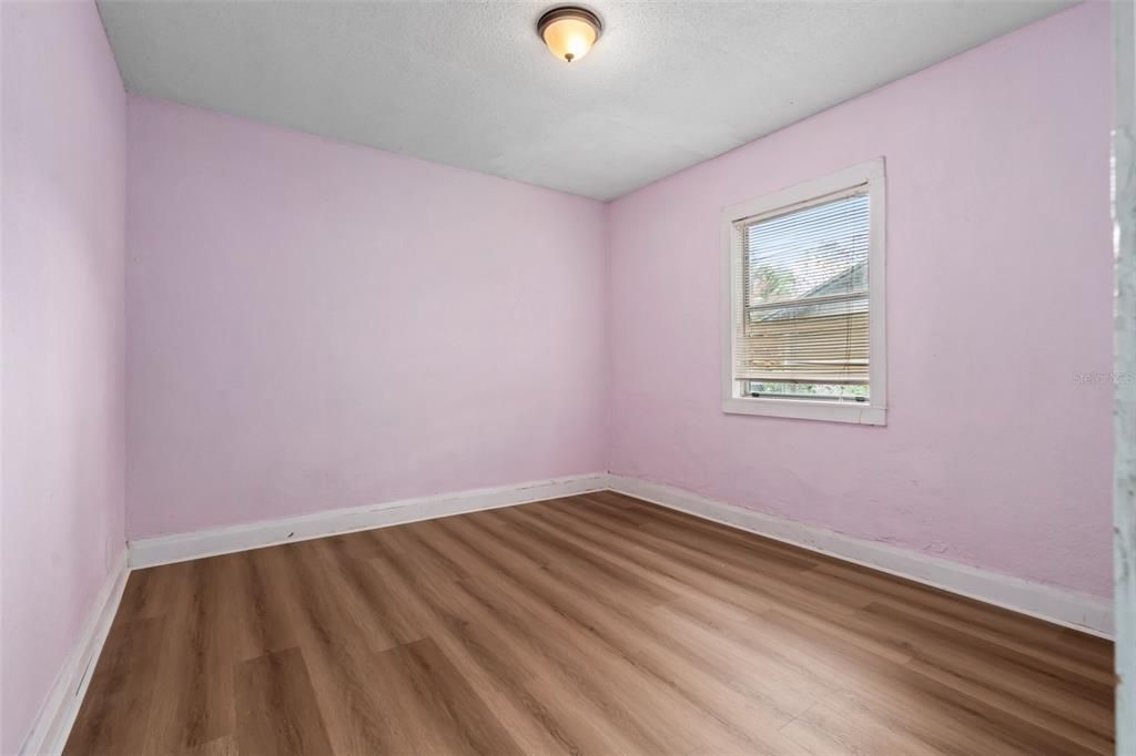 For Sale: $280,000 (4 beds, 2 baths, 1862 Square Feet)