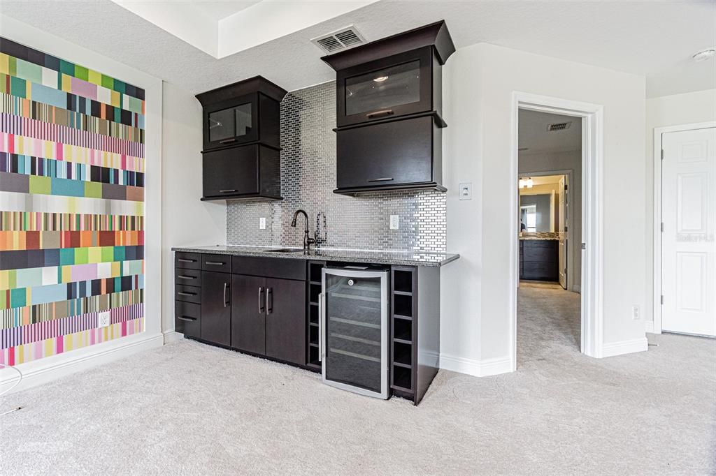 Activo con contrato: $849,900 (5 camas, 5 baños, 3761 Pies cuadrados)