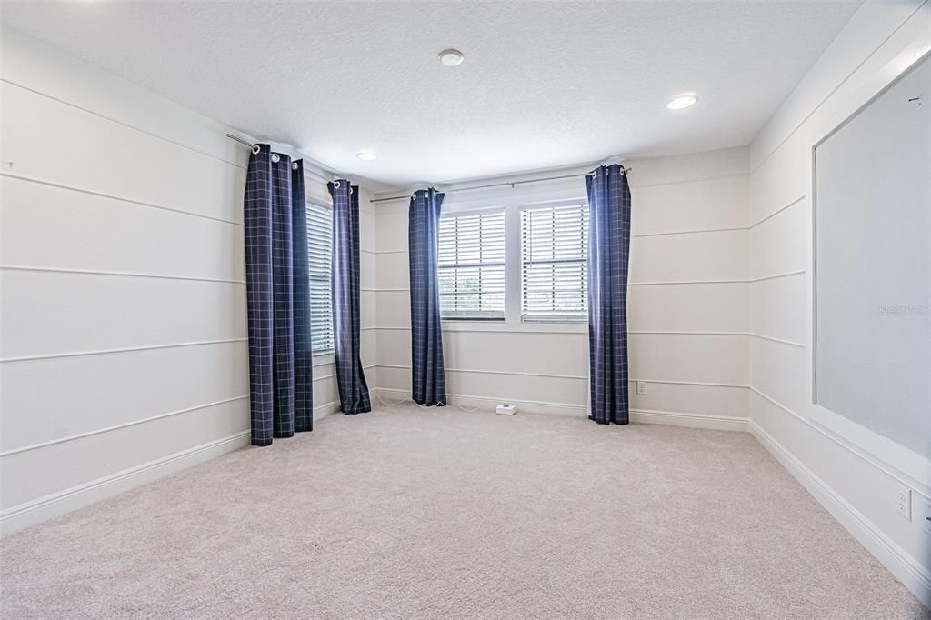 Activo con contrato: $849,900 (5 camas, 5 baños, 3761 Pies cuadrados)