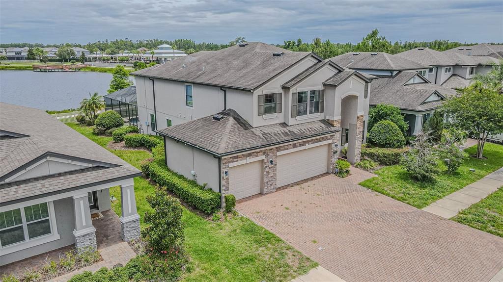 Activo con contrato: $849,900 (5 camas, 5 baños, 3761 Pies cuadrados)
