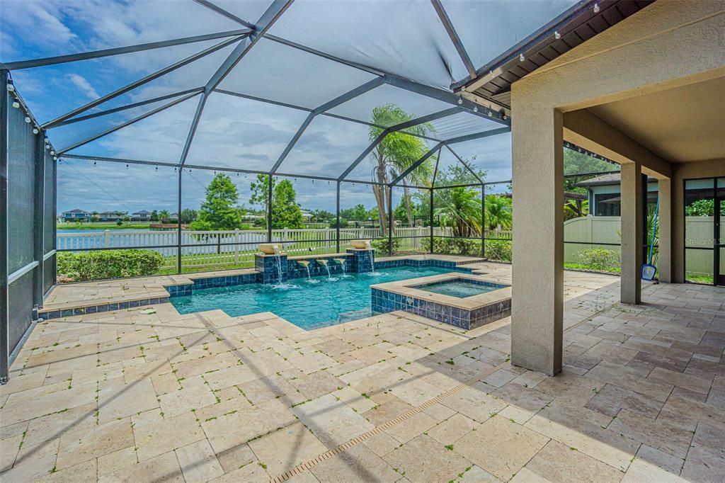 Activo con contrato: $849,900 (5 camas, 5 baños, 3761 Pies cuadrados)