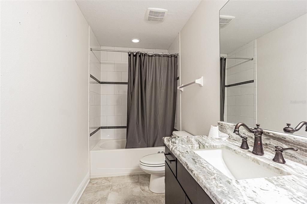 Activo con contrato: $849,900 (5 camas, 5 baños, 3761 Pies cuadrados)