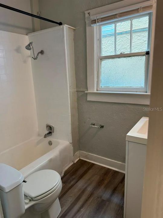 For Rent: $1,395 (1 beds, 1 baths, 7252 Square Feet)