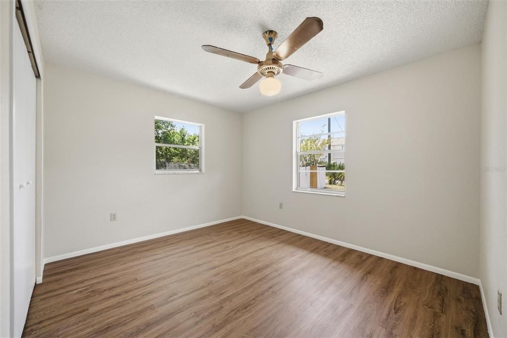 For Sale: $225,000 (2 beds, 2 baths, 1098 Square Feet)